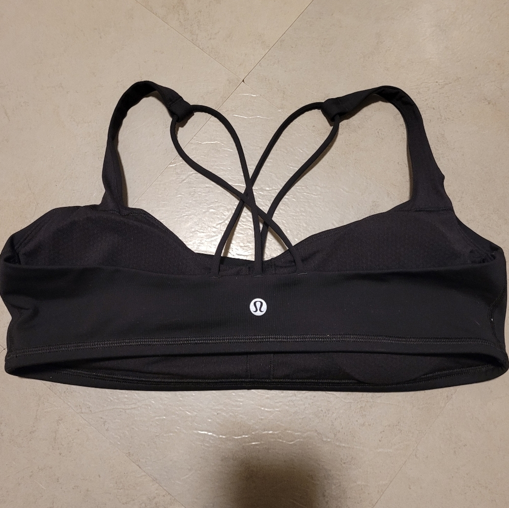 Lululemon free to be sports bra